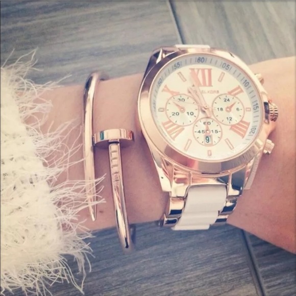 New Item✨ Nail Cuff Bracelet 😍 - Picture 2 of 8